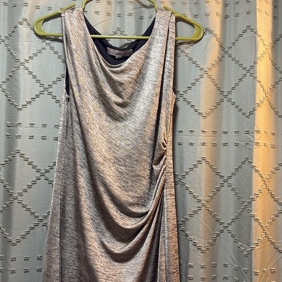 Elegant Gray Sleeveless Dress - Picture 2 of 4